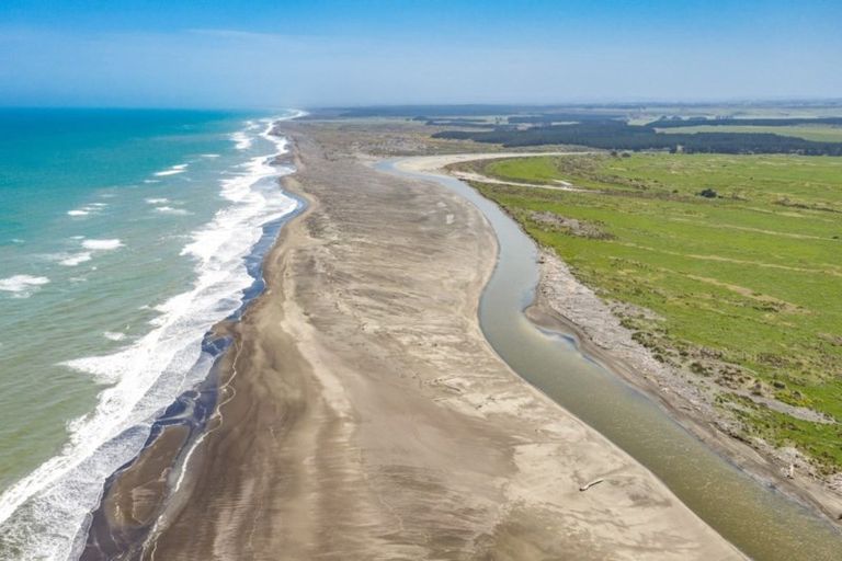 Photo of property in 36 Wainui Street, Koitiata, Wanganui, 4581