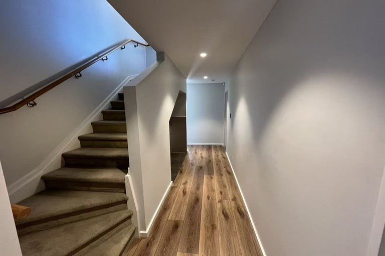 Photo of property in 87 Bordeaux Parade, Te Atatu South, Auckland, 0610