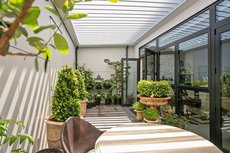 Photo of property in 204/86 Alpha Street, Cambridge, 3434