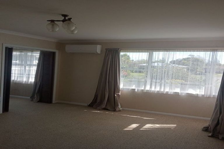 Photo of property in 8 Greenock Place, Awapuni, Palmerston North, 4412
