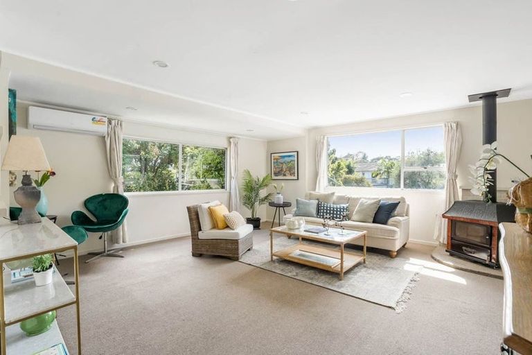 Photo of property in 39 Onedin Place, Titirangi, Auckland, 0604