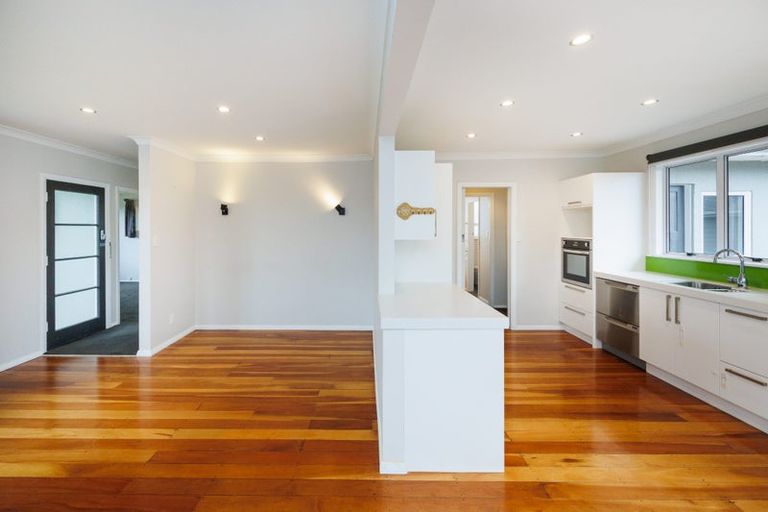 Photo of property in 4 Eton Place, Terrace End, Palmerston North, 4410