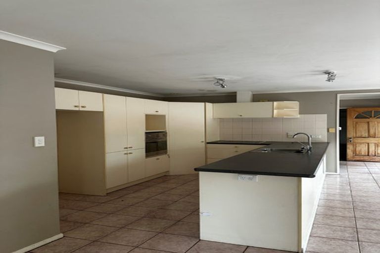 Photo of property in 1/47 Carnoustie Drive, Wattle Downs, Auckland, 2103