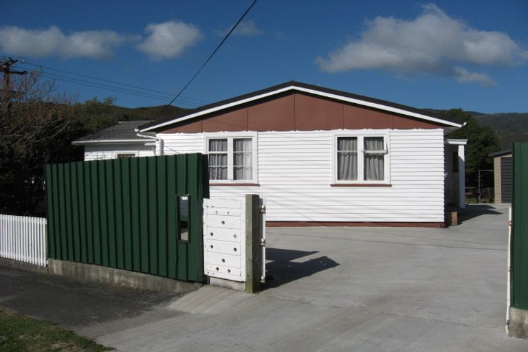 Photo of property in 1 Short Street, Wainuiomata, Lower Hutt, 5014