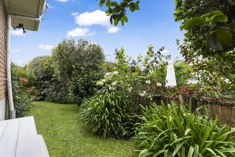 Photo of property in 2/146 Whitford Road, Somerville, Auckland, 2014