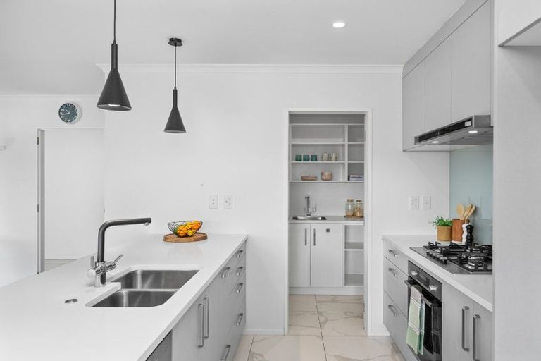 Photo of property in 8 Antigua Way, Grenada Village, Wellington, 6037