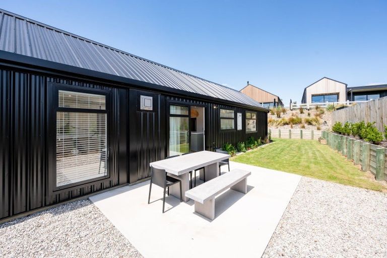 Photo of property in 37 Obelisk Street, Wanaka, 9305