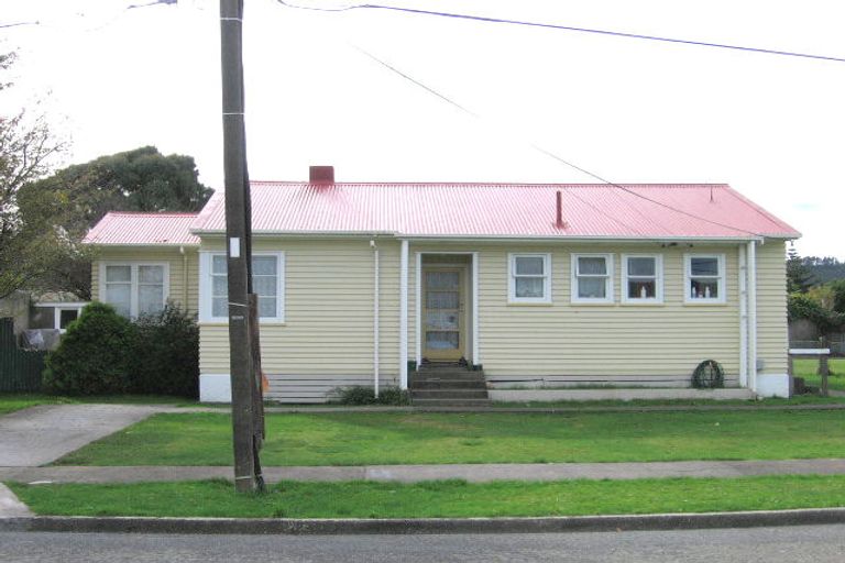 Photo of property in 3 Hughes Crescent, Taita, Lower Hutt, 5011