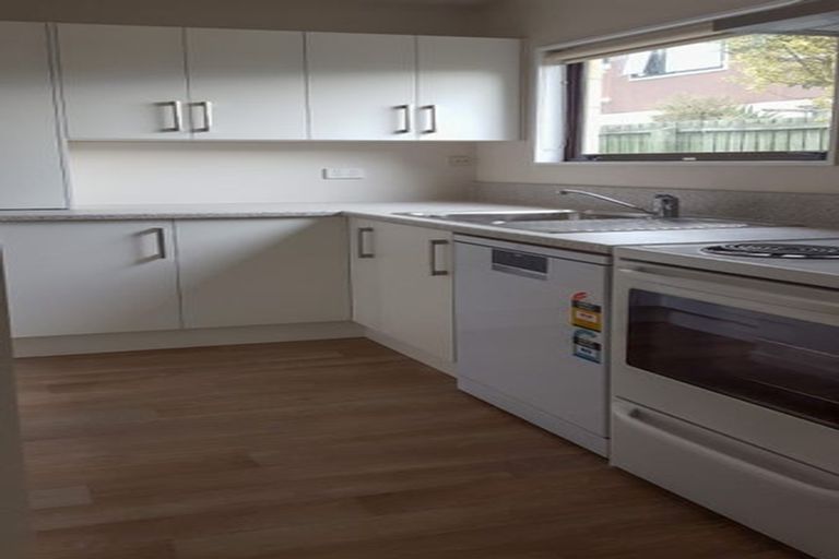 Photo of property in 4/19 Grove Road, Addington, Christchurch, 8024