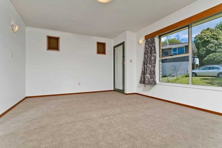 Photo of property in 1/22 Mannering Place, Hillcrest, Auckland, 0627
