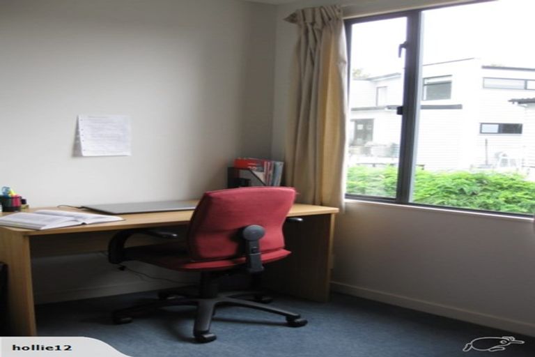 Photo of property in 4 Oakford Close, Riccarton, Christchurch, 8011