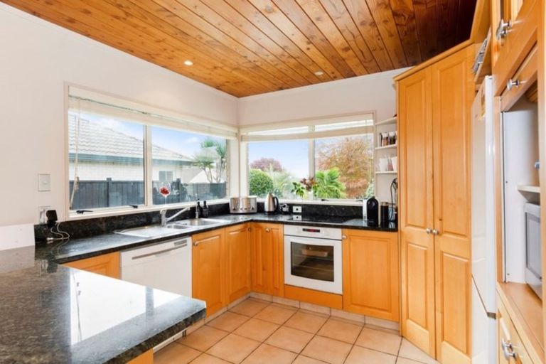 Photo of property in 30 Harlech Glen, Bethlehem, Tauranga, 3110