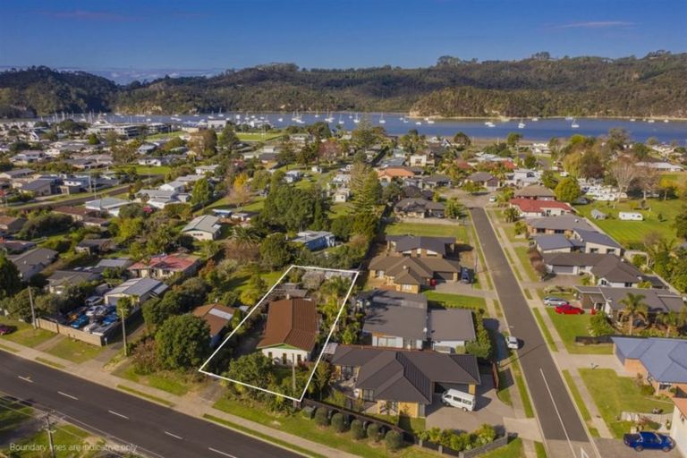 Photo of property in 33 Cook Drive, Whitianga, 3510