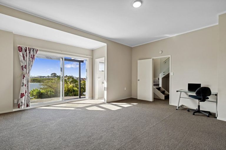 Photo of property in 1/15 Valdese Rise, Browns Bay, Auckland, 0630