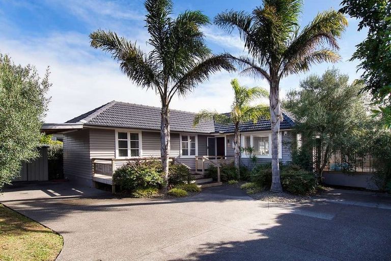 Photo of property in 29 Bradbury Road, Botany Downs, Auckland, 2010