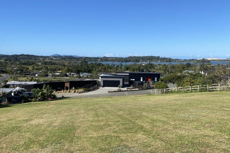 Photo of property in 4 Daphne Place, Mangawhai, 0505