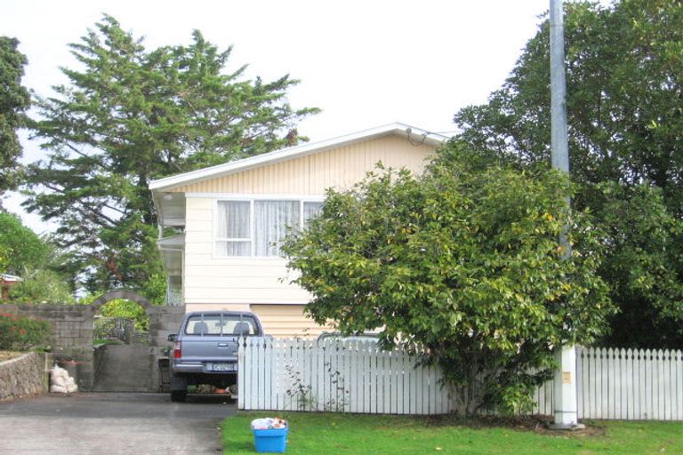 Photo of property in 85 Red Beach Road, Red Beach, 0932