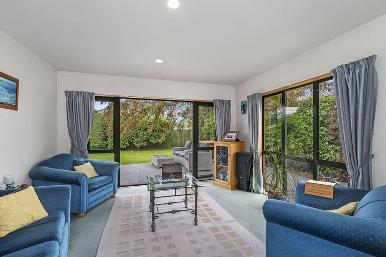 Photo of property in 6 Empress Place, Halswell, Christchurch, 8025