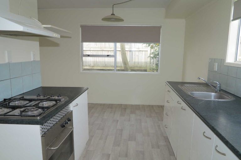 Photo of property in 2/15a Mcintyre Road, Mangere Bridge, Auckland, 2022