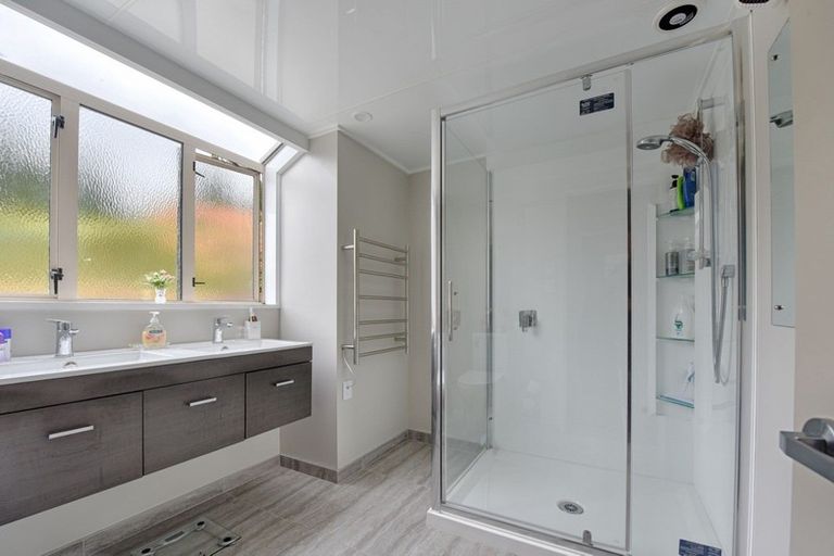 Photo of property in 15 Aotea Crescent, Gore, 9710