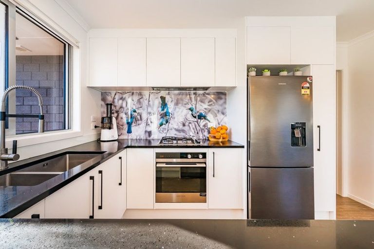 Photo of property in 7 Kikorangi Way, Paraparaumu, 5032