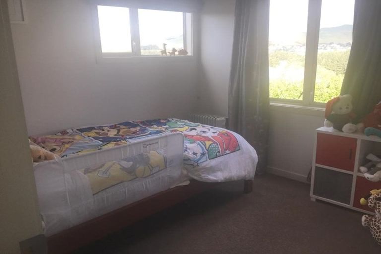 Photo of property in 4 Kaweka Close, Aotea, Porirua, 5024