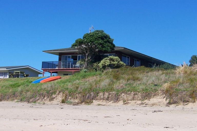 Photo of property in 27 Waetford Road, Matapouri, Whangarei, 0173