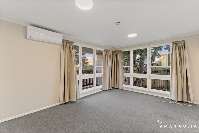 Photo of property in 18 Grandison Crescent, New Lynn, Auckland, 0600