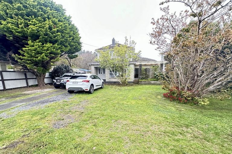 Photo of property in 14 Peck Street, Taita, Lower Hutt, 5011