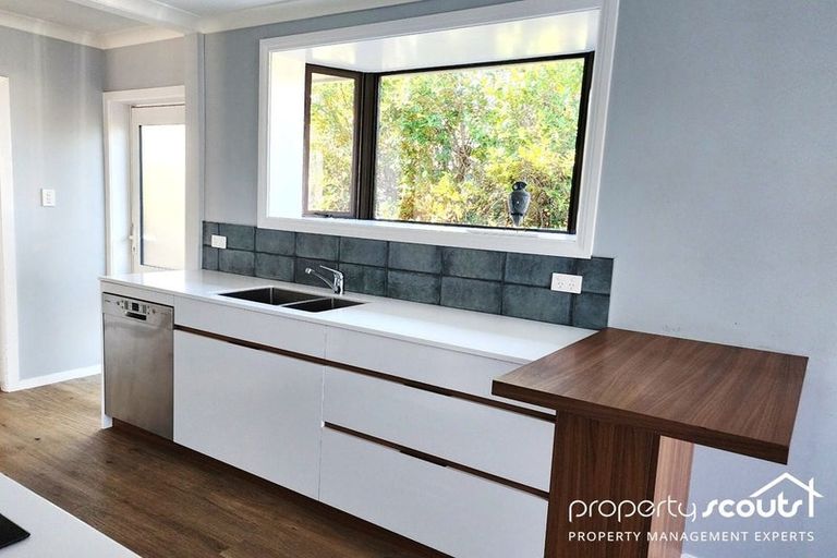 Photo of property in 87 Farquhars Road, Redwood, Christchurch, 8051