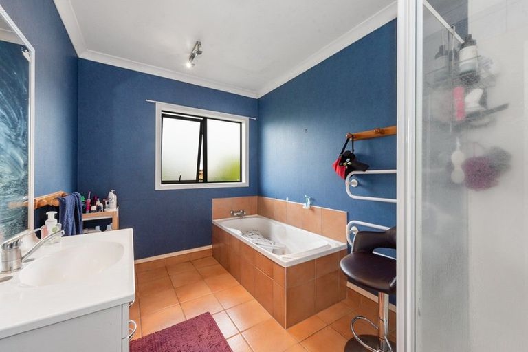 Photo of property in 43 Catalina Drive, Melville, Hamilton, 3206