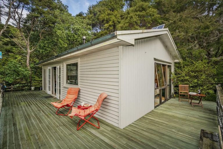 Photo of property in 295 Kopaki Point, Cooks Beach, Whitianga, 3591