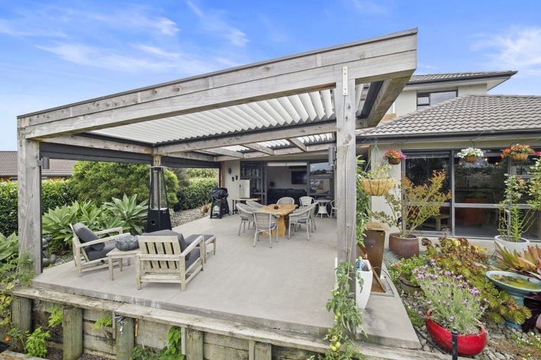 Photo of property in 32 Lough Bourne Drive, Pukekohe, 2120