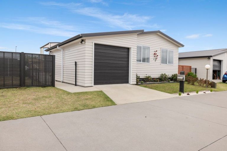 Photo of property in 215/11 Kamahi Crescent, Papamoa Beach, Papamoa, 3118