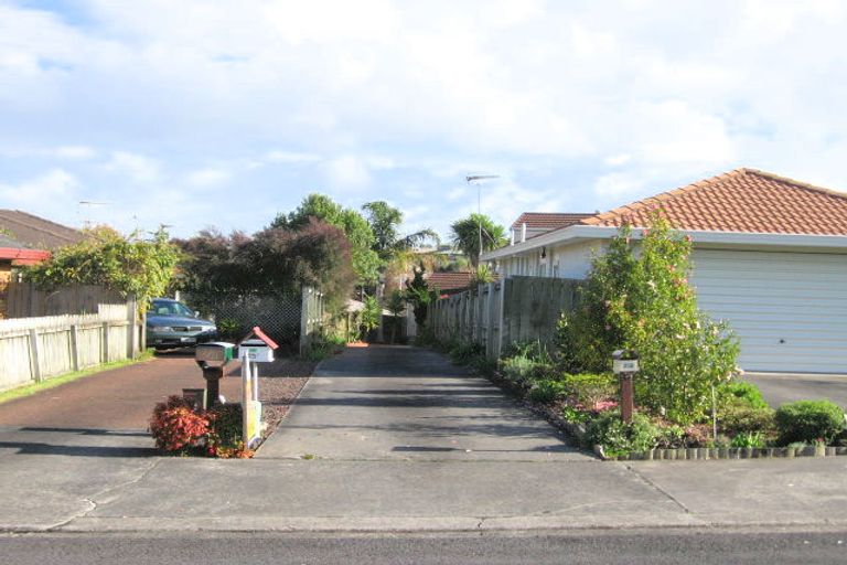 Photo of property in 2/25 Channing Crescent, Botany Downs, Auckland, 2010
