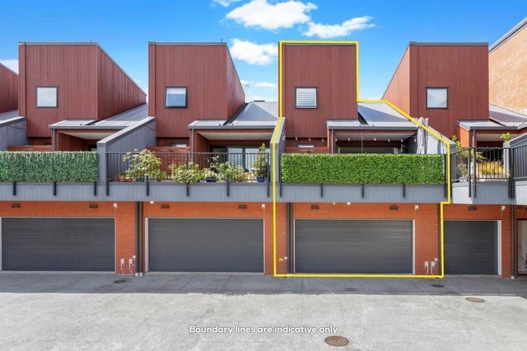 Photo of property in 76 Hobsonville Point Road, Hobsonville, Auckland, 0616