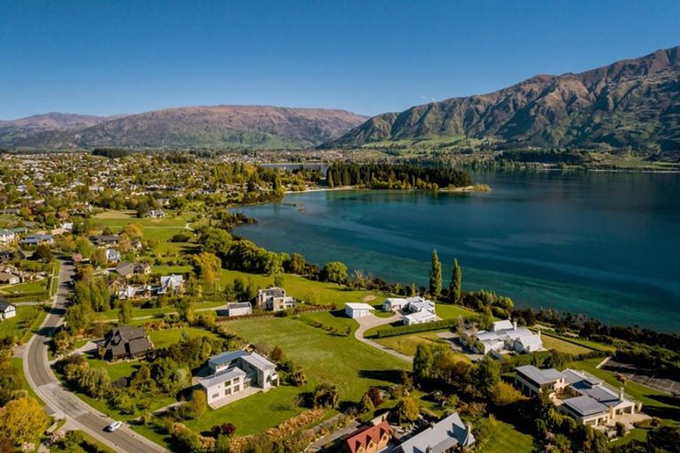 Photo of property in 25 Waimana Place, Wanaka, 9305