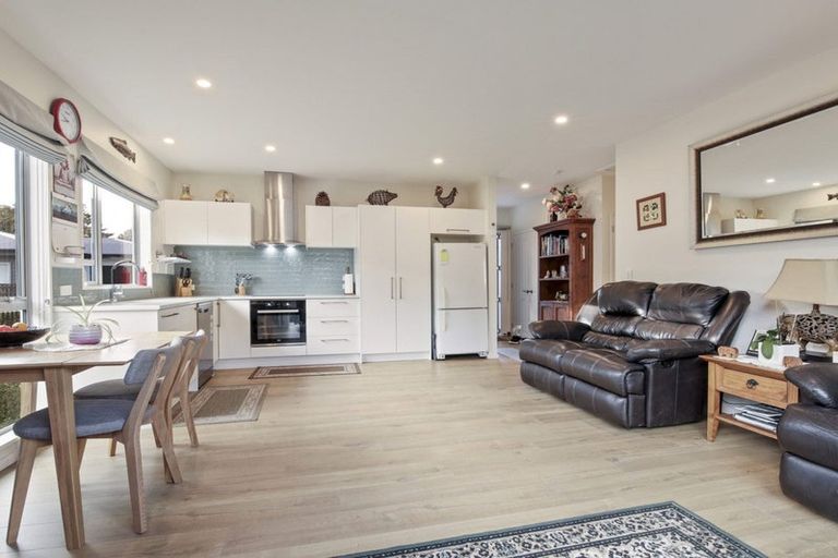 Photo of property in 1/363 Avonhead Road, Avonhead, Christchurch, 8042