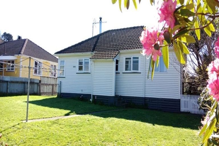 Photo of property in 14 Fox Street, Featherston, 5710