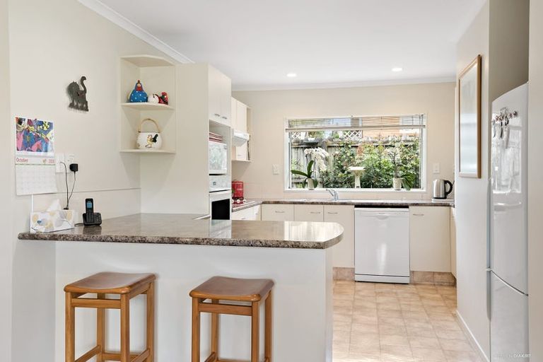 Photo of property in 37 Princeton Parade, Albany, Auckland, 0632
