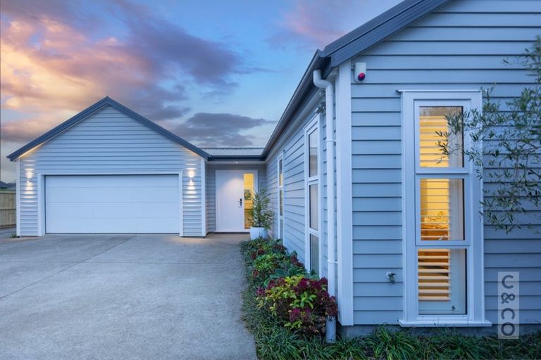 Photo of property in 44 Fruitlands Road, Kumeu, 0810