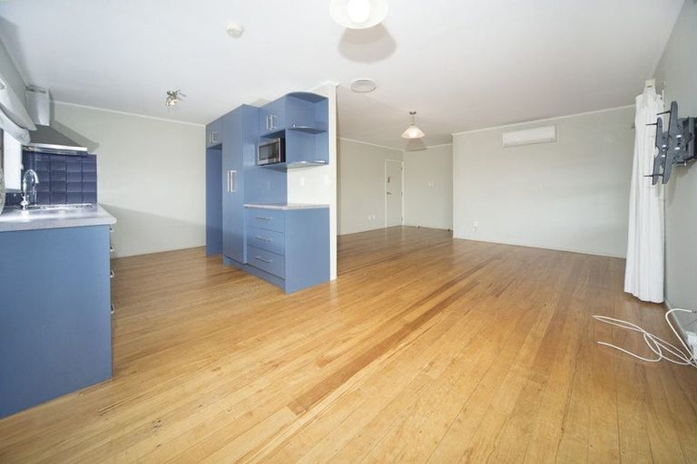 Photo of property in 41 Squirrel Lane, Browns Bay, Auckland, 0630