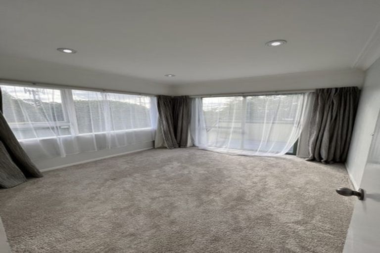 Photo of property in 2a Castor Bay Road, Castor Bay, Auckland, 0620