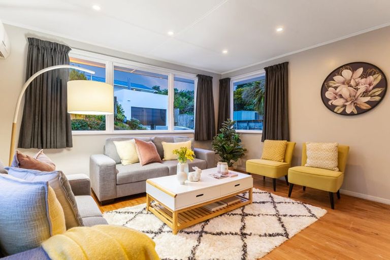 Photo of property in 18 Owhiti Street, Titahi Bay, Porirua, 5022