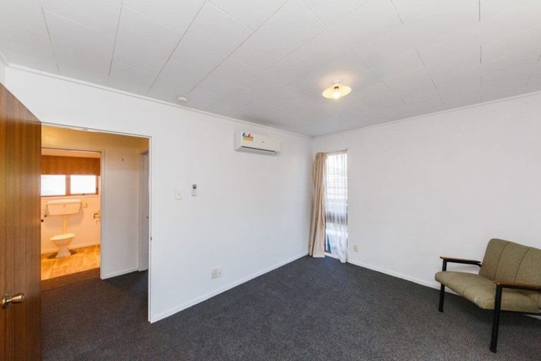 Photo of property in 13a Colombo Street, Hokowhitu, Palmerston North, 4410