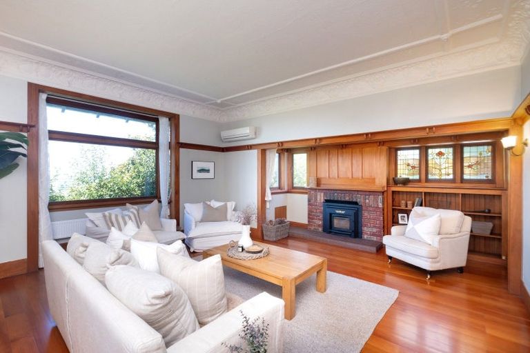 Photo of property in 8 Cobden Road, Bluff Hill, Napier, 4110