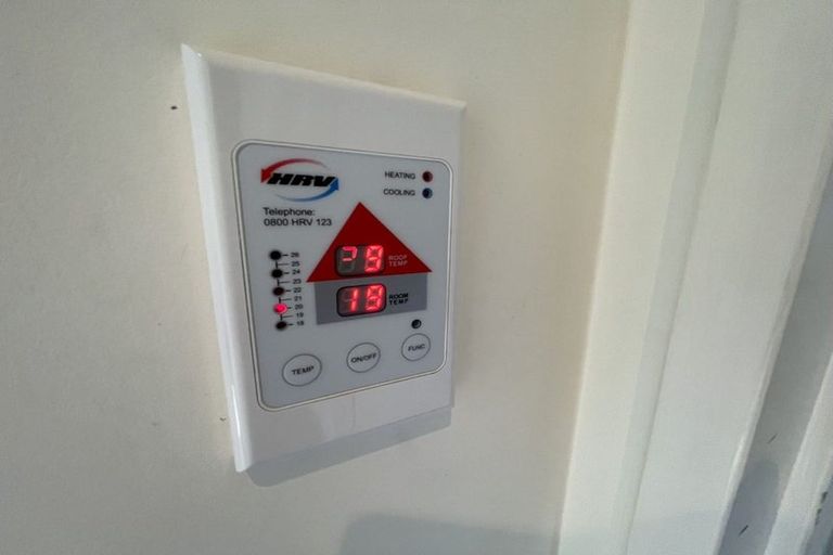 Photo of property in 121a Bruce Road, Glenfield, Auckland, 0629