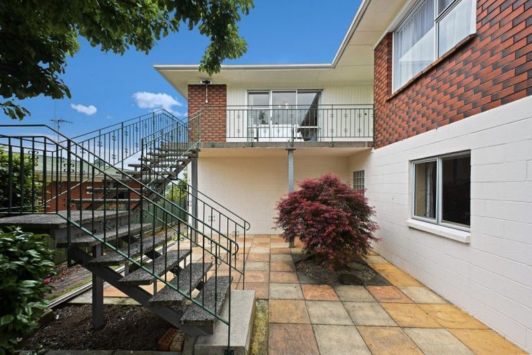 Photo of property in 16 Resthill Crescent, Glenview, Hamilton, 3206