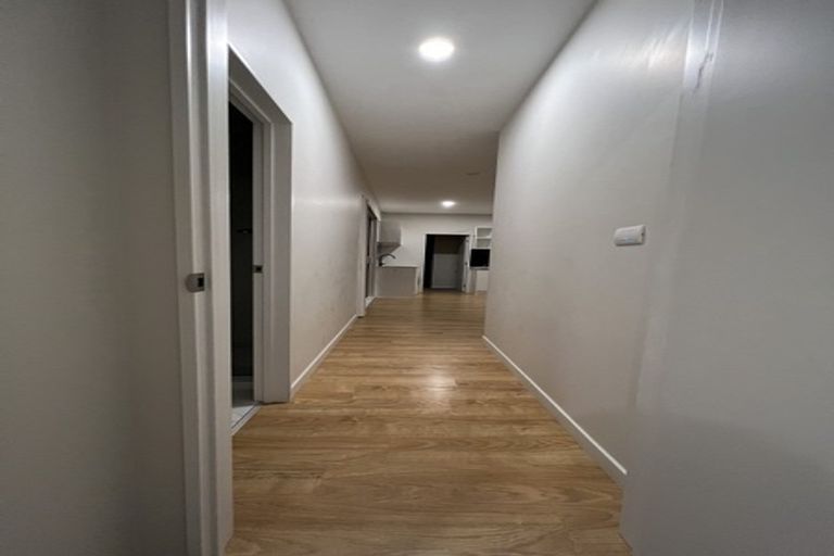 Photo of property in 37 Huntington Park Drive, Greenhithe, Auckland, 0632