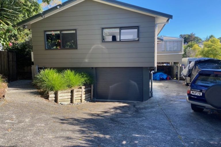 Photo of property in 30b Elliston Crescent, Stanmore Bay, Whangaparaoa, 0932